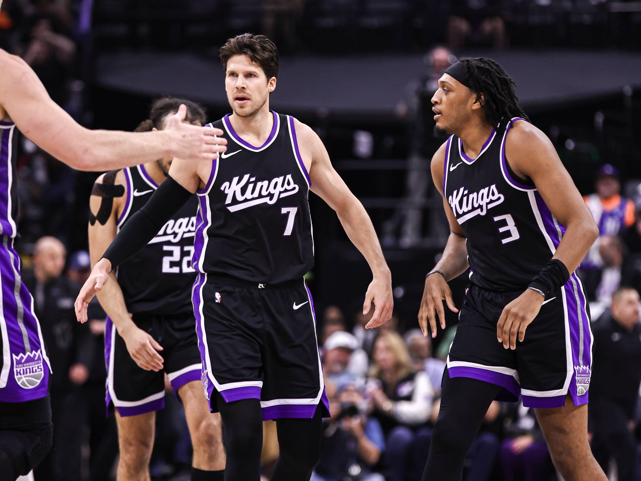 关于赛后布鲁克林篮网调整名单以备NBA季后赛；扳平良机环节打磨；悬念犹存；资深球员宣示担当的信息